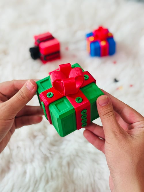 The Prank Box – Hilarious Screw Challenge with Middle Finger Surprise